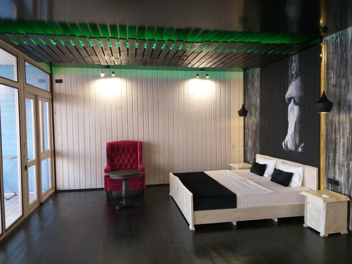 Captain Black Hotel Pitsunda Eksteriør billede